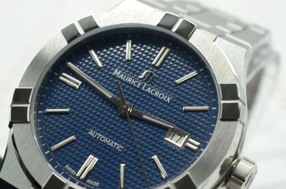 Maurice Lacroix AI6008-SS002-430-1